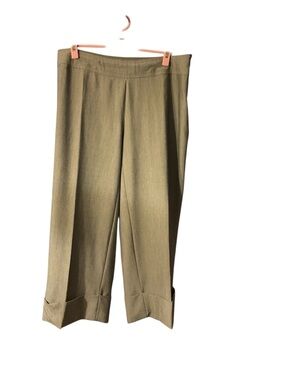 Avenue Olive Green Wide Leg Cropped Pants